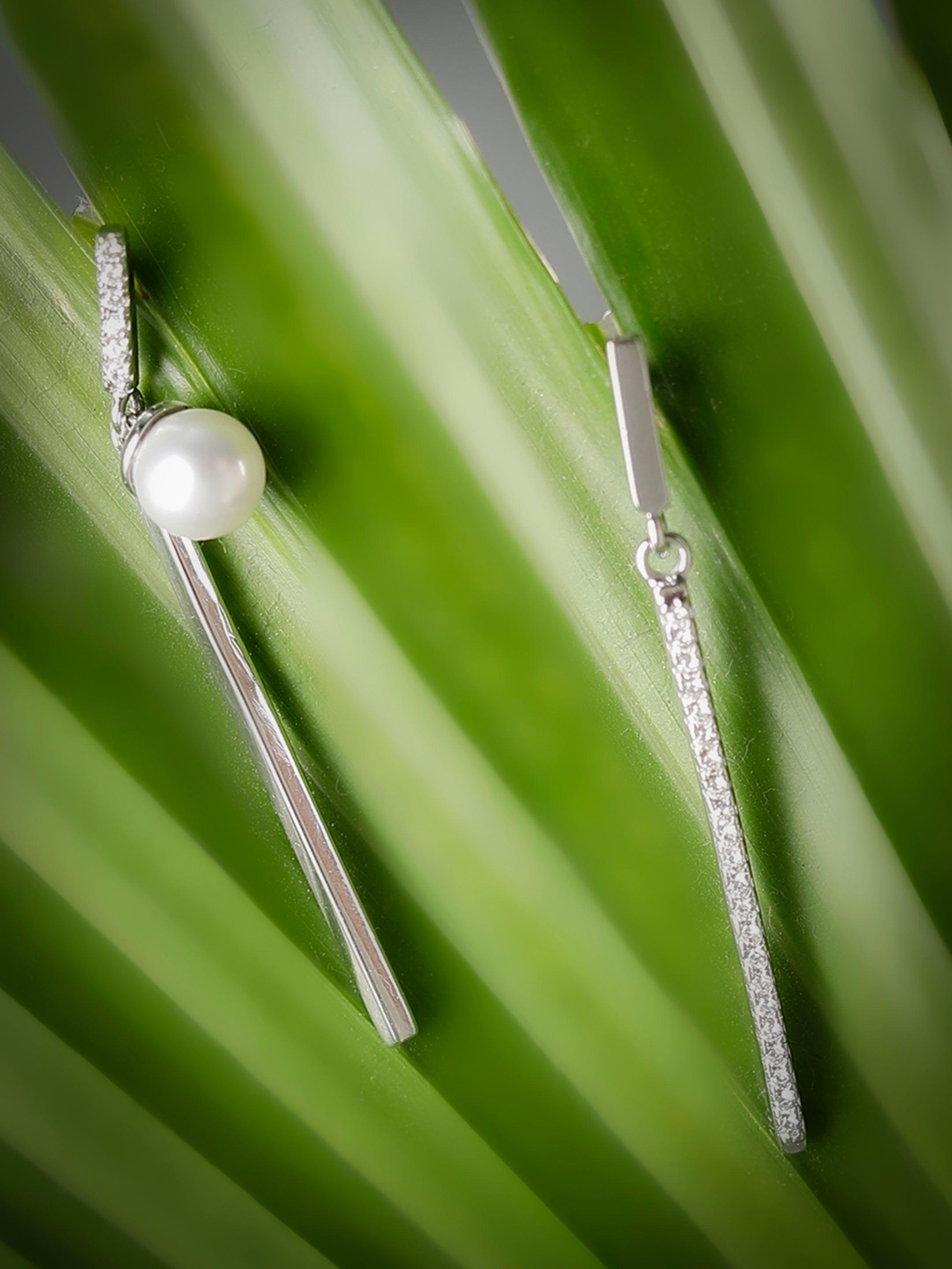 Sleek Sui Dhaga Silver Earrings - Diavo Jewels