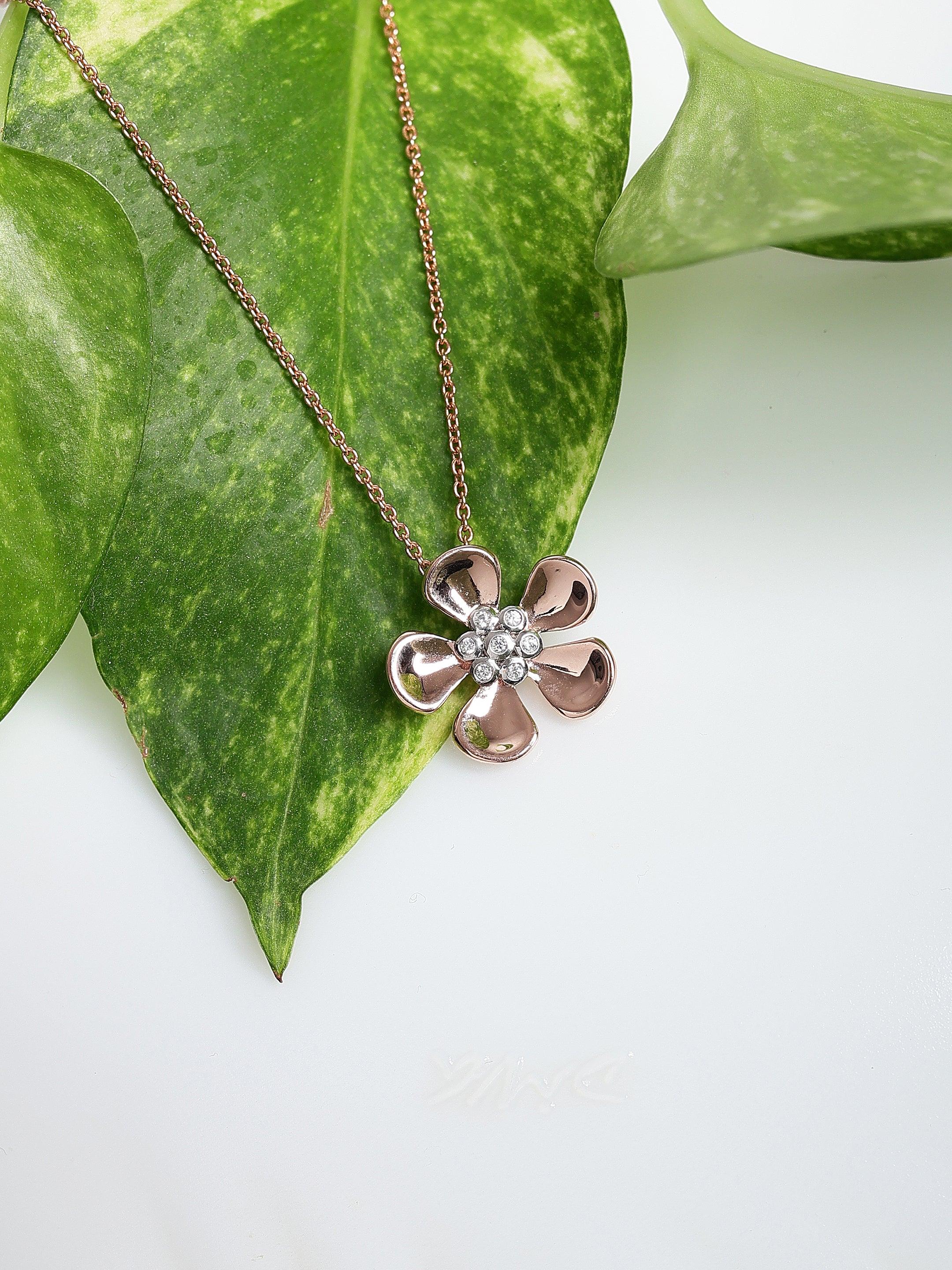 Petals of Perfection Silver Necklace - Diavo Jewels