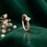 Diamond Twisted Vine Solitaire