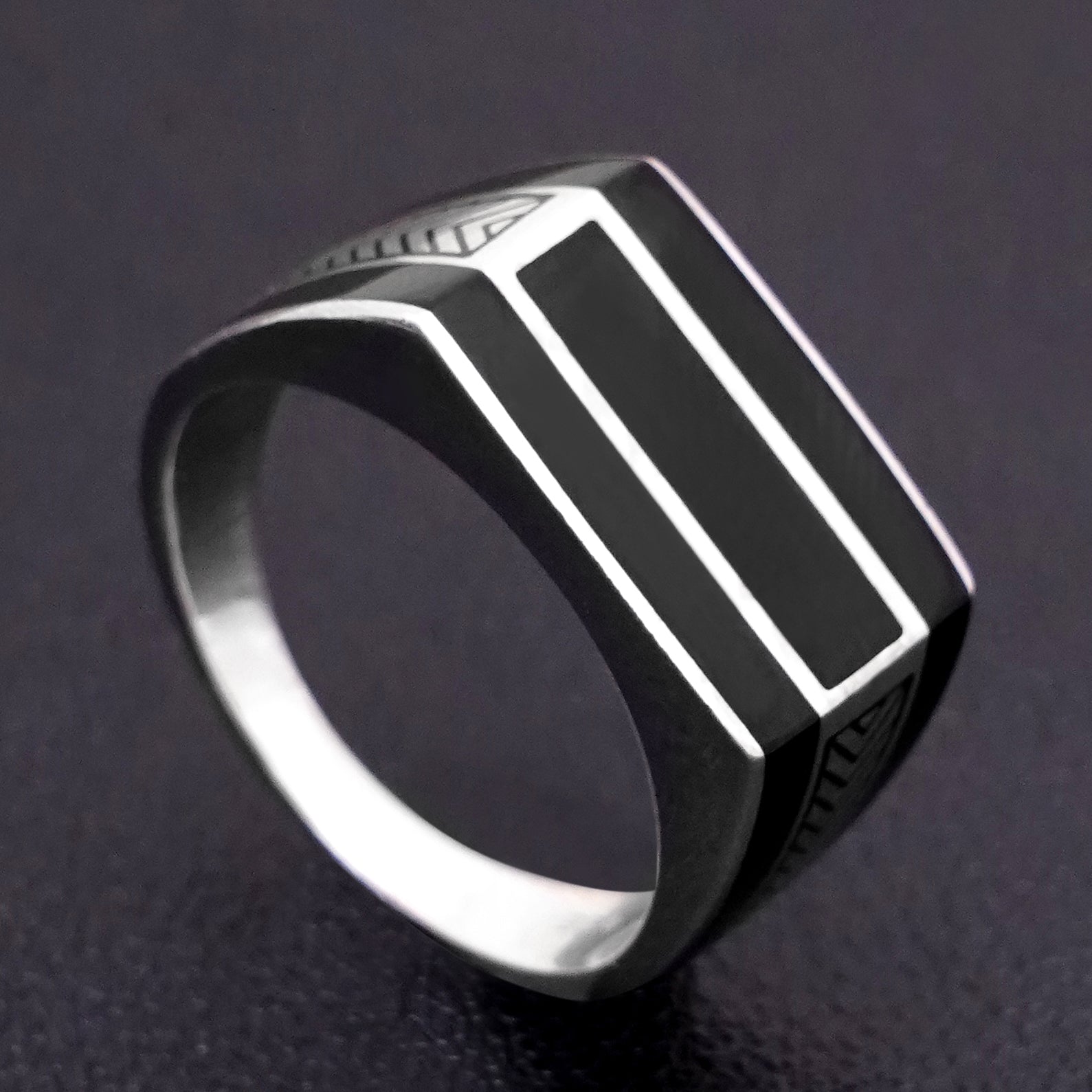 Luxe Ridge Men's Silver Ring