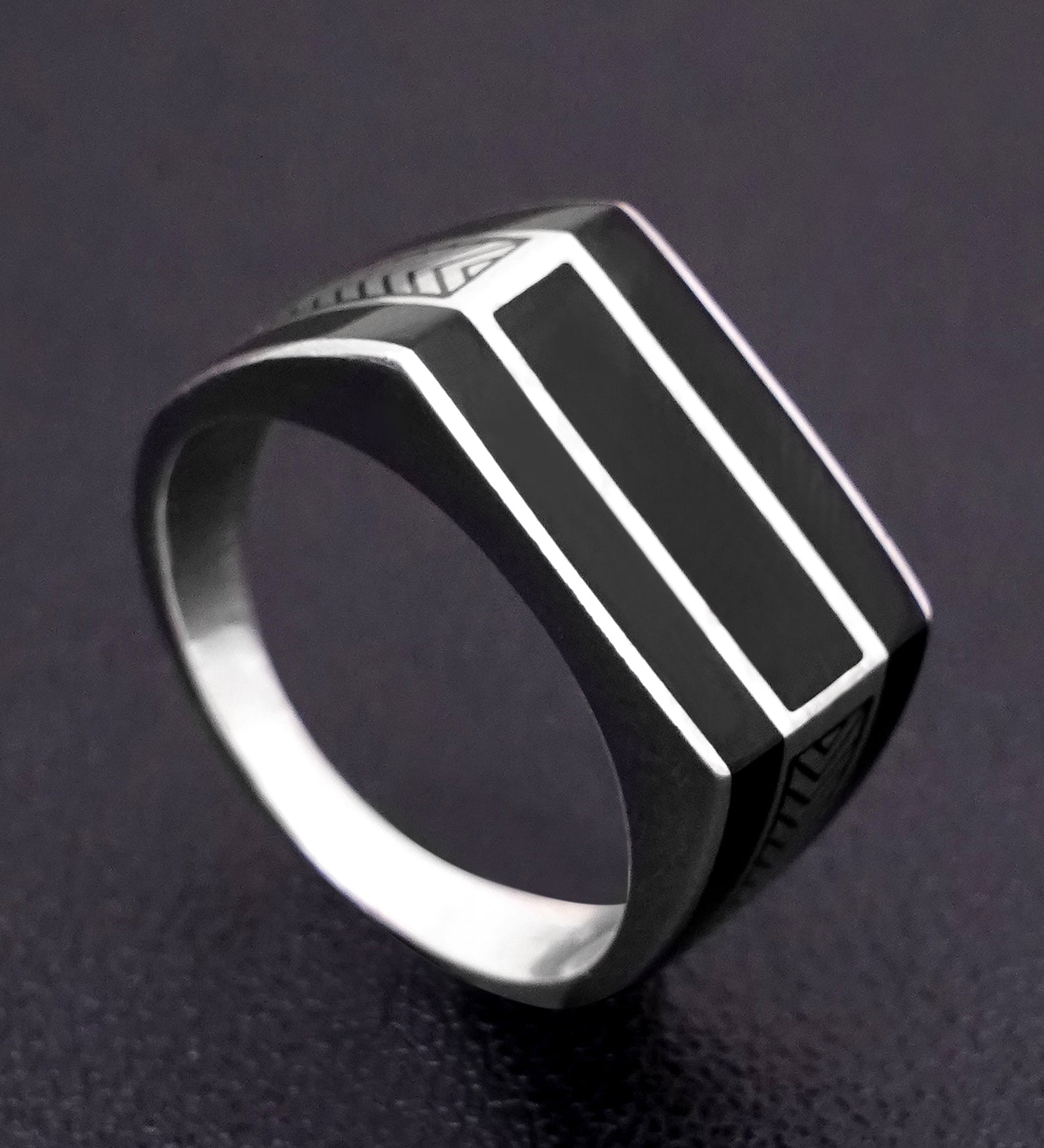Luxe Ridge Men's Silver Ring