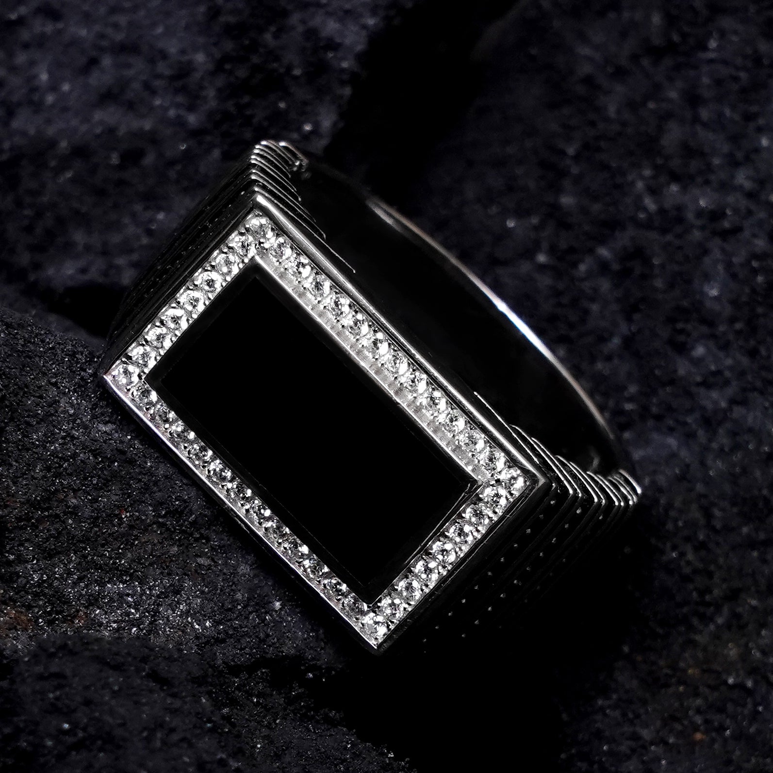 Tranquil Stalwart Men's Silver Ring