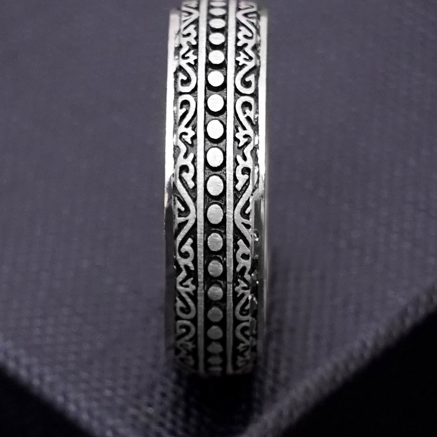 Ardent Veyron Men's Silver Ring