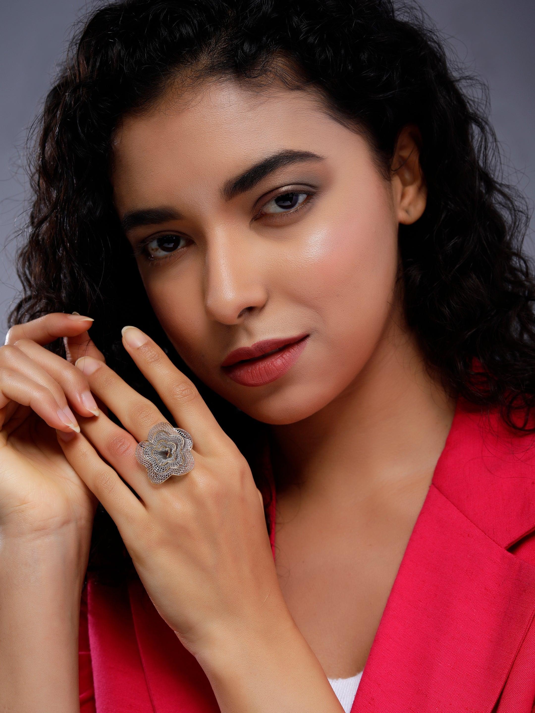 Filigree Floral Delight Silver Ring with Dual Tones - Diavo Jewels