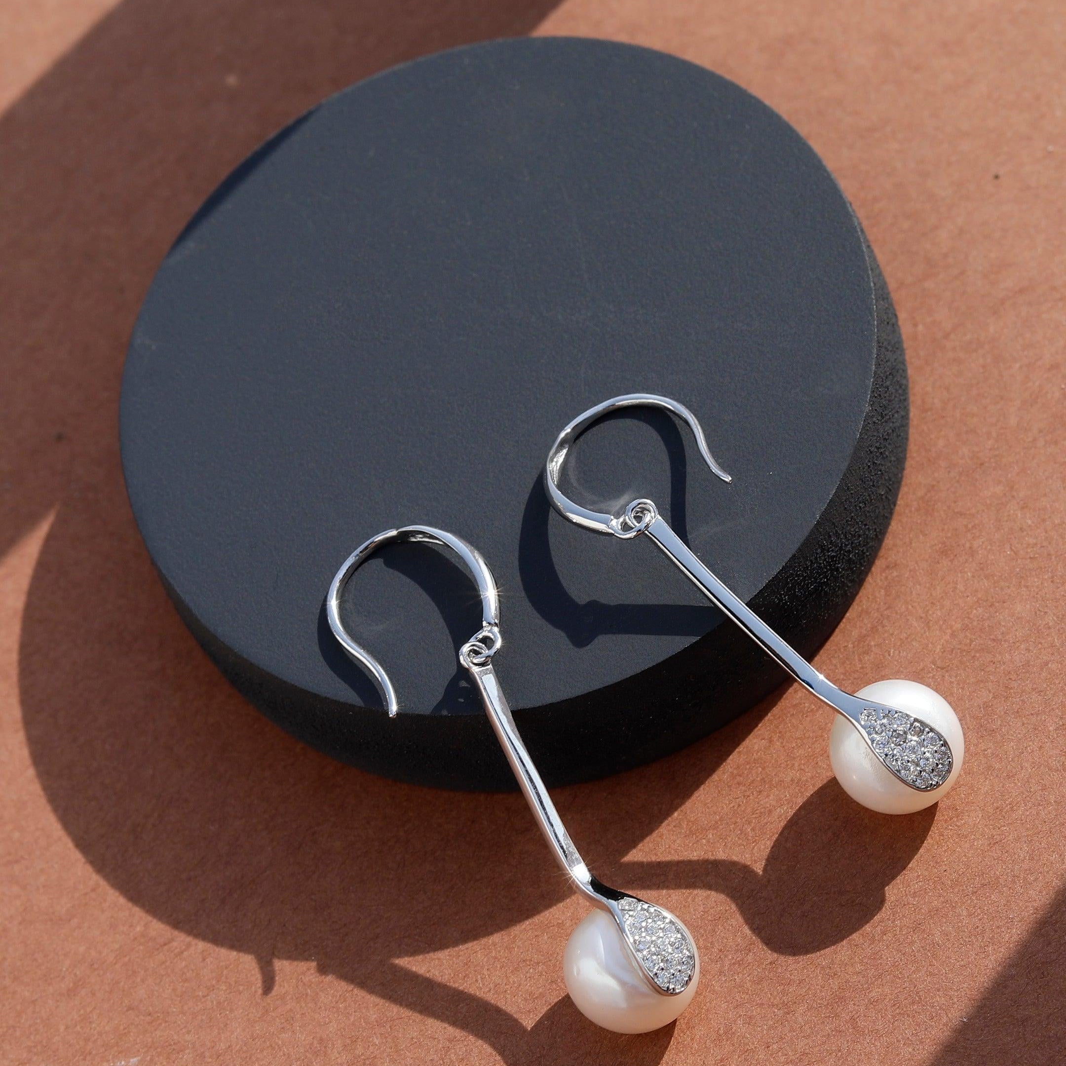 Luminous Descent 925 Silver Earrings - Diavo Jewels