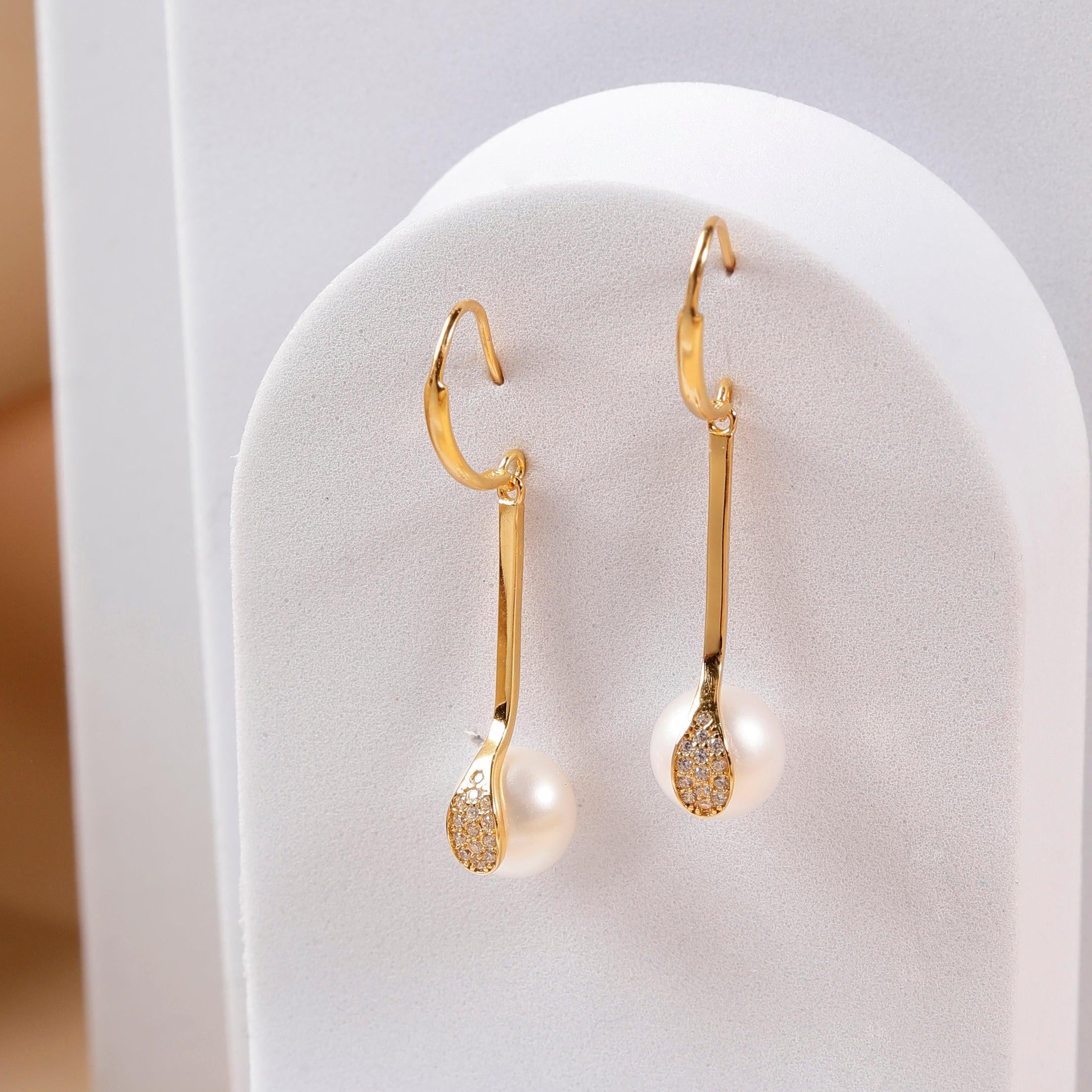 Luminous Descent 925 Silver Earrings - Diavo Jewels