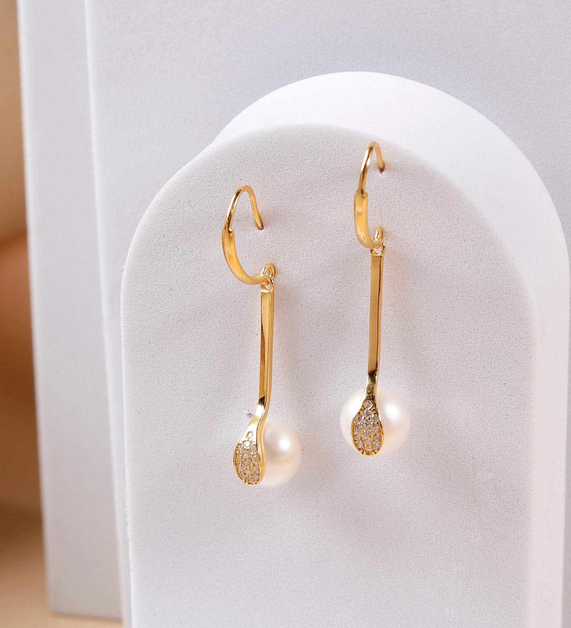 Luminous Descent 925 Silver Earrings - Diavo Jewels