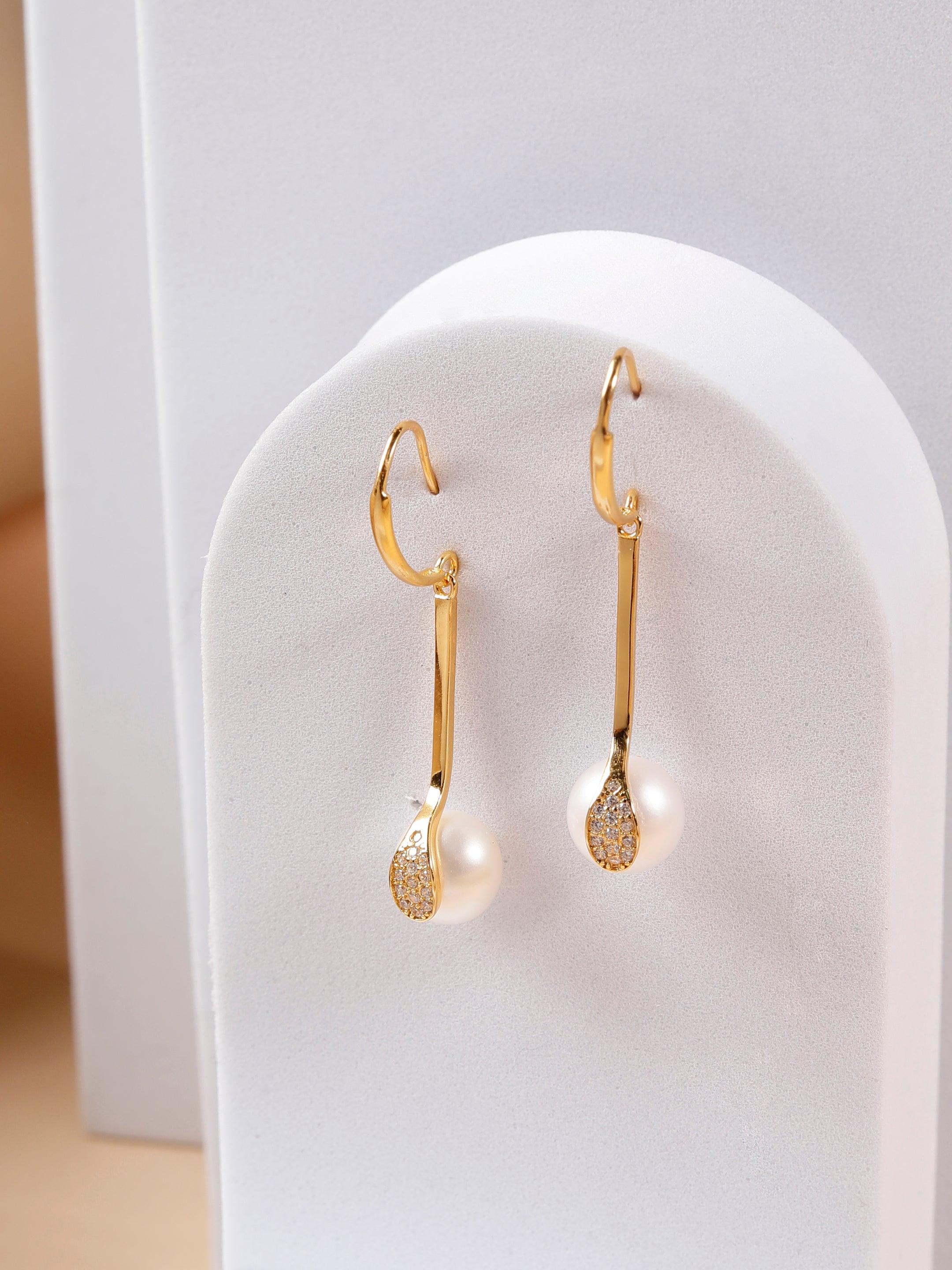 Luminous Descent 925 Silver Earrings - Diavo Jewels