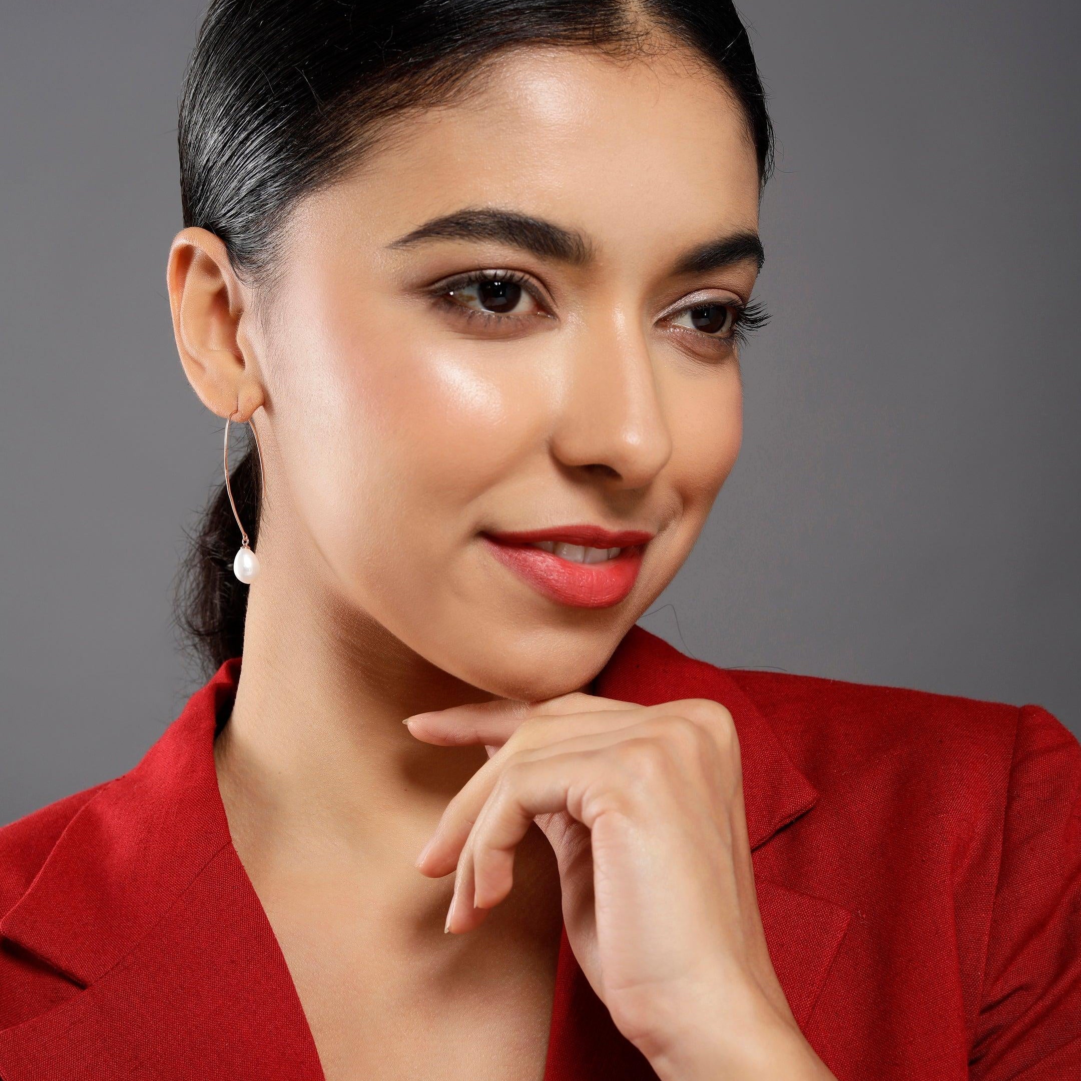 Silver Streamline Long 925 Silver Earrings with Flowing Freshwater Pearl - Diavo Jewels