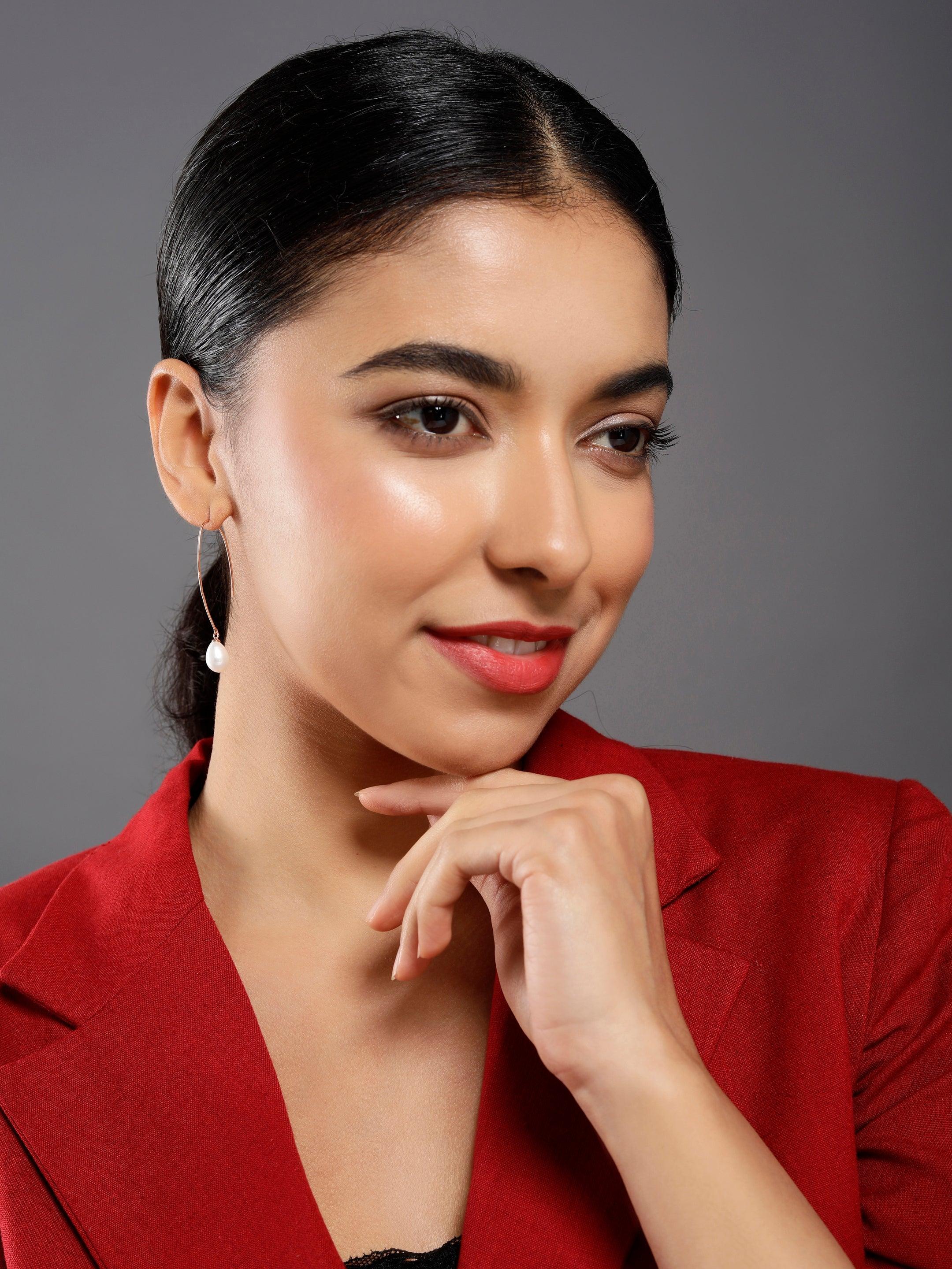 Silver Streamline Long 925 Silver Earrings with Flowing Freshwater Pearl - Diavo Jewels