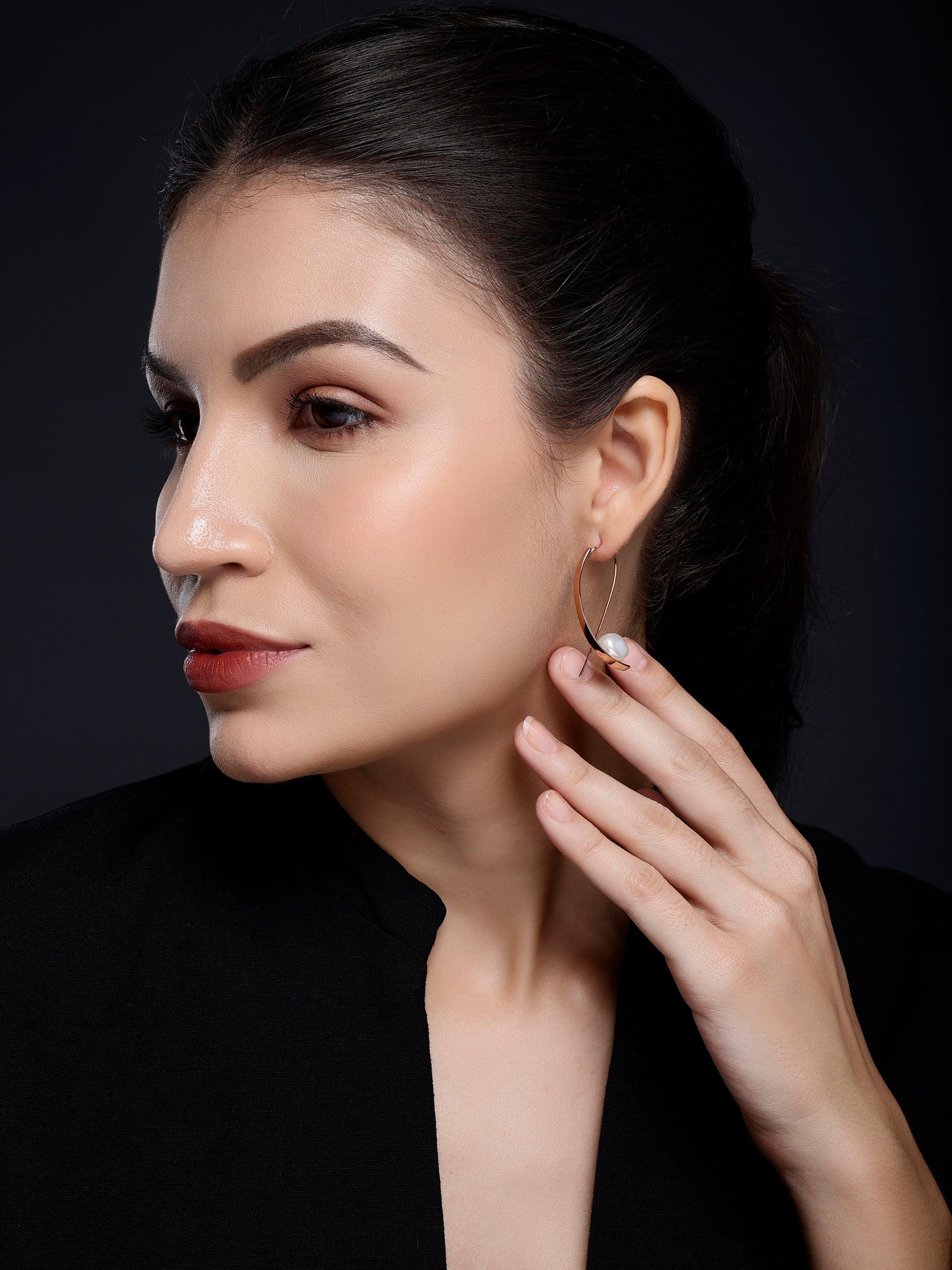 Luminous Cursive 925 Silver Earrings - Diavo Jewels