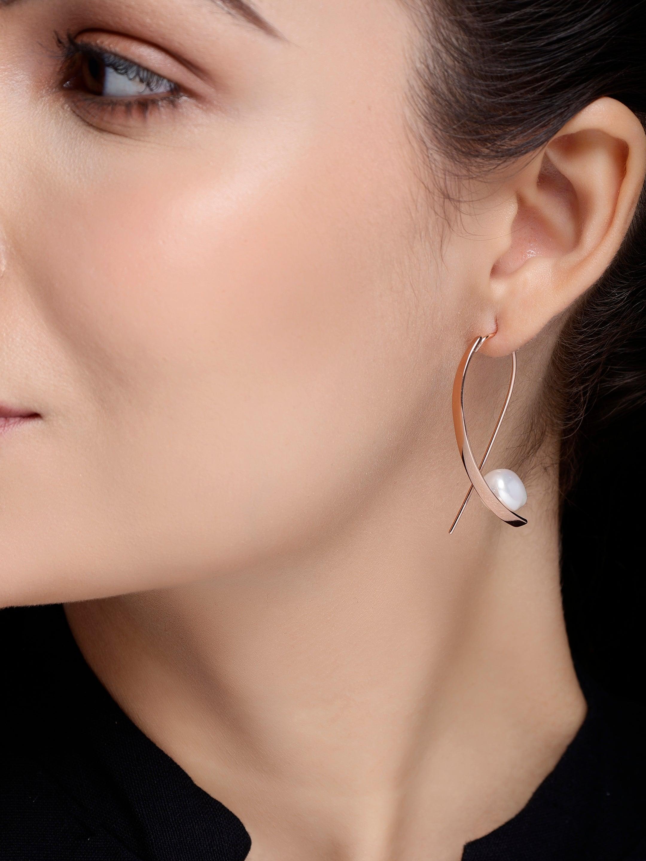 Luminous Cursive 925 Silver Earrings - Diavo Jewels